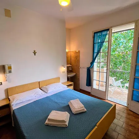 Bed & Breakfast Dipendenza Beb Denny Rimini