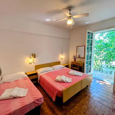 Dipendenza Beb Denny Bed and Breakfast 4*