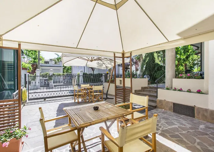 Dipendenza Beb Denny Bed and Breakfast 4*