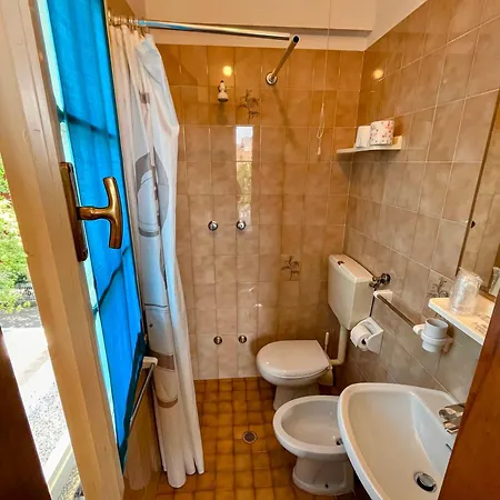 Dipendenza Beb Denny 住宿加早餐酒店 里米尼