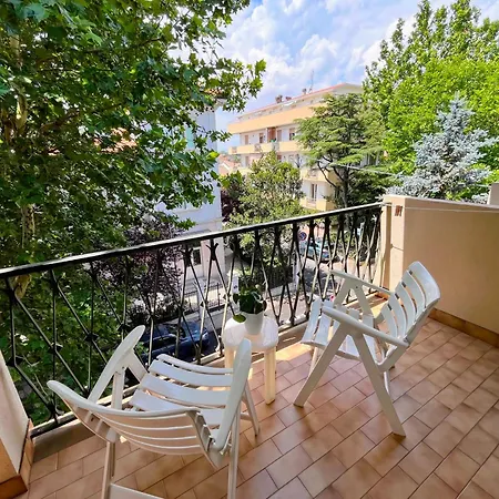 Dipendenza Beb Denny 4*