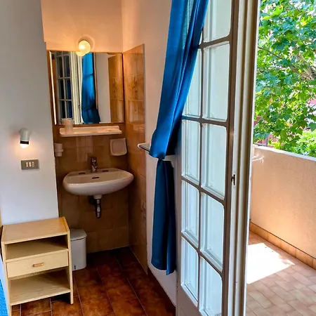 Dipendenza Beb Denny 里米尼