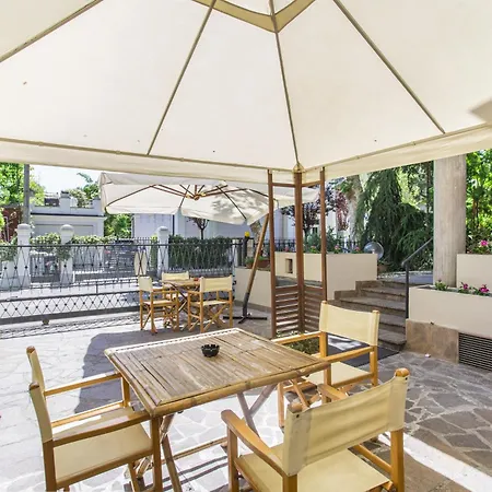 Dipendenza Beb Denny 住宿加早餐酒店 4*