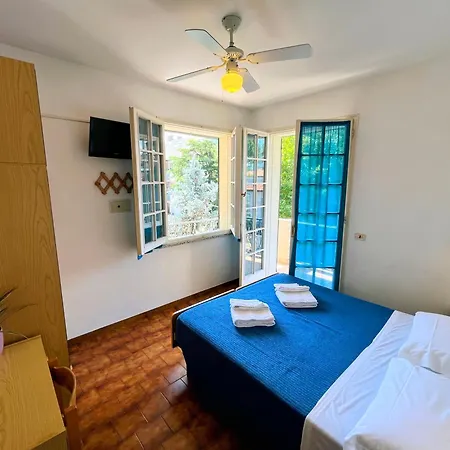 Bed & Breakfast Dipendenza Beb Denny 4*